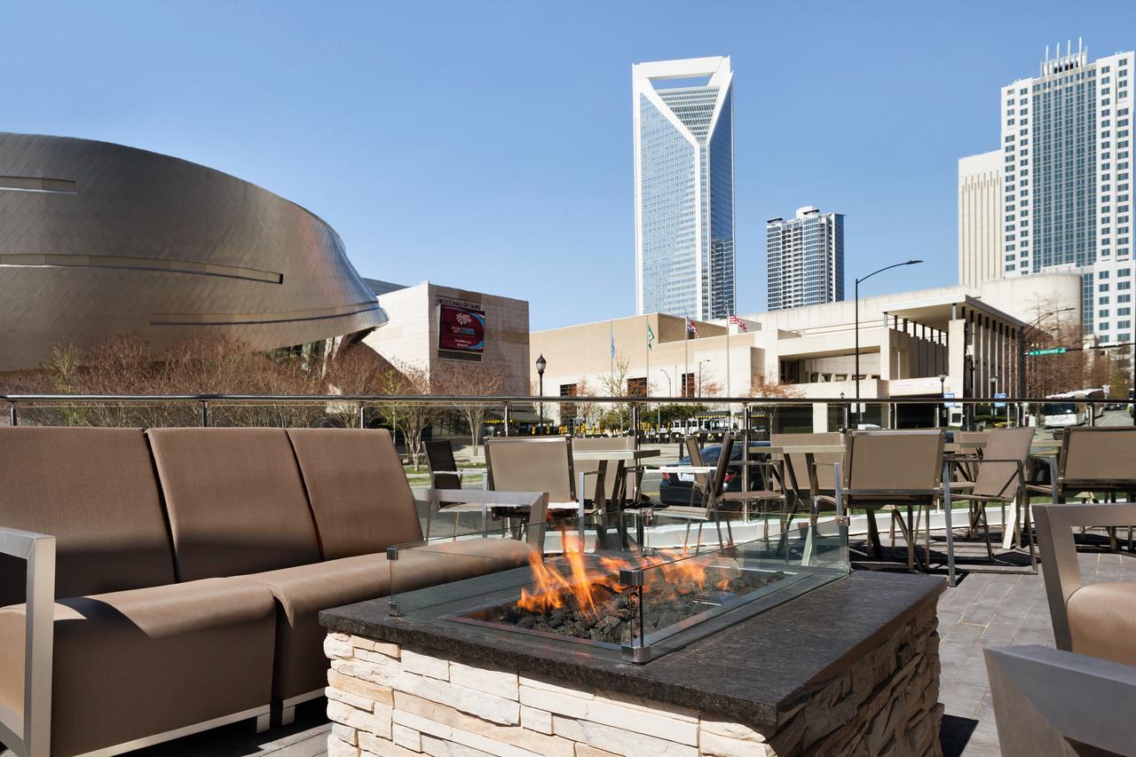 Una estadía en Embassy Suites by Hilton Charlotte Uptown, Charlotte