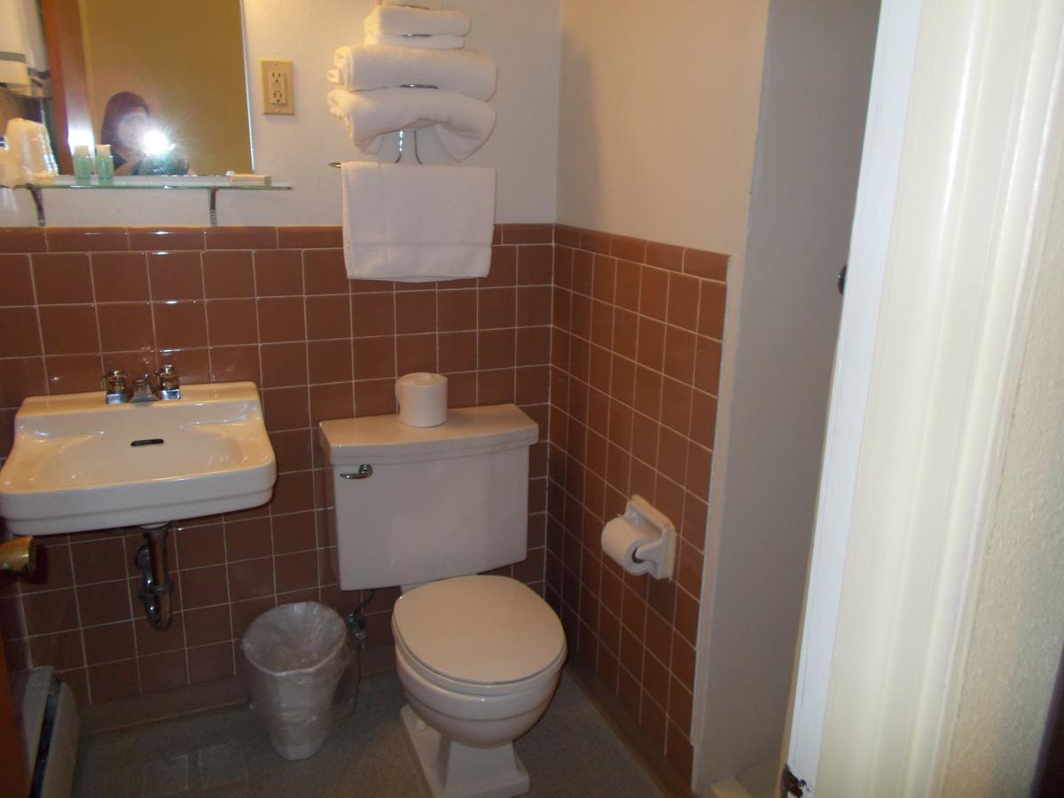 Two Rivers Inn - thumb 20