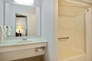 Days Inn By Wyndham Lisbon