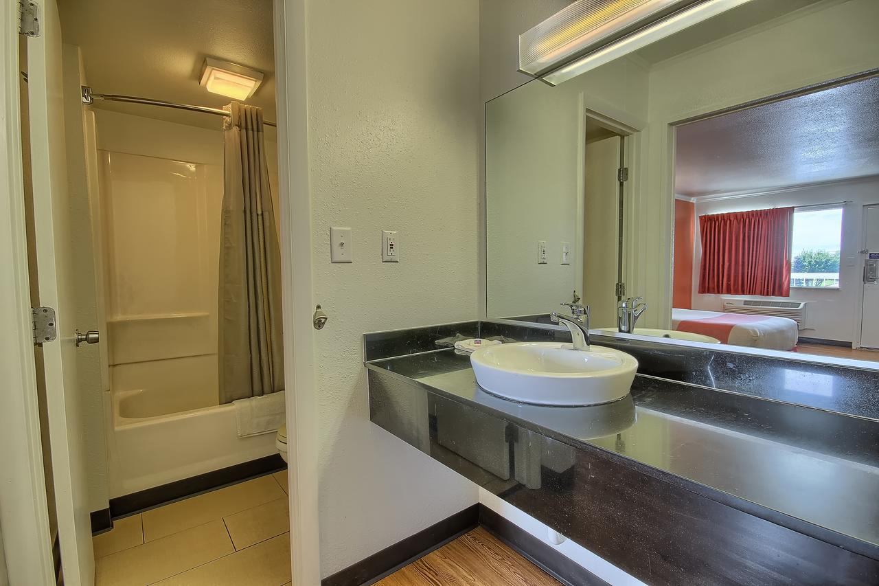 Motel 6 Lima - thumb 18