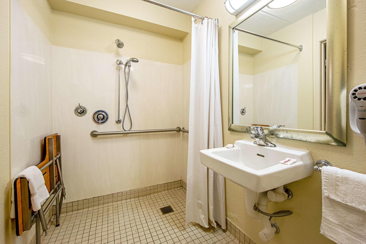 Red Roof Inn Canton - thumb 7
