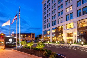Doubletree By Hilton Youngstown Downtown