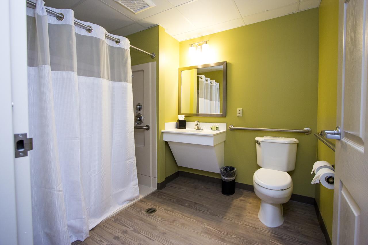 Cedar Point's Express Hotel - thumb 43