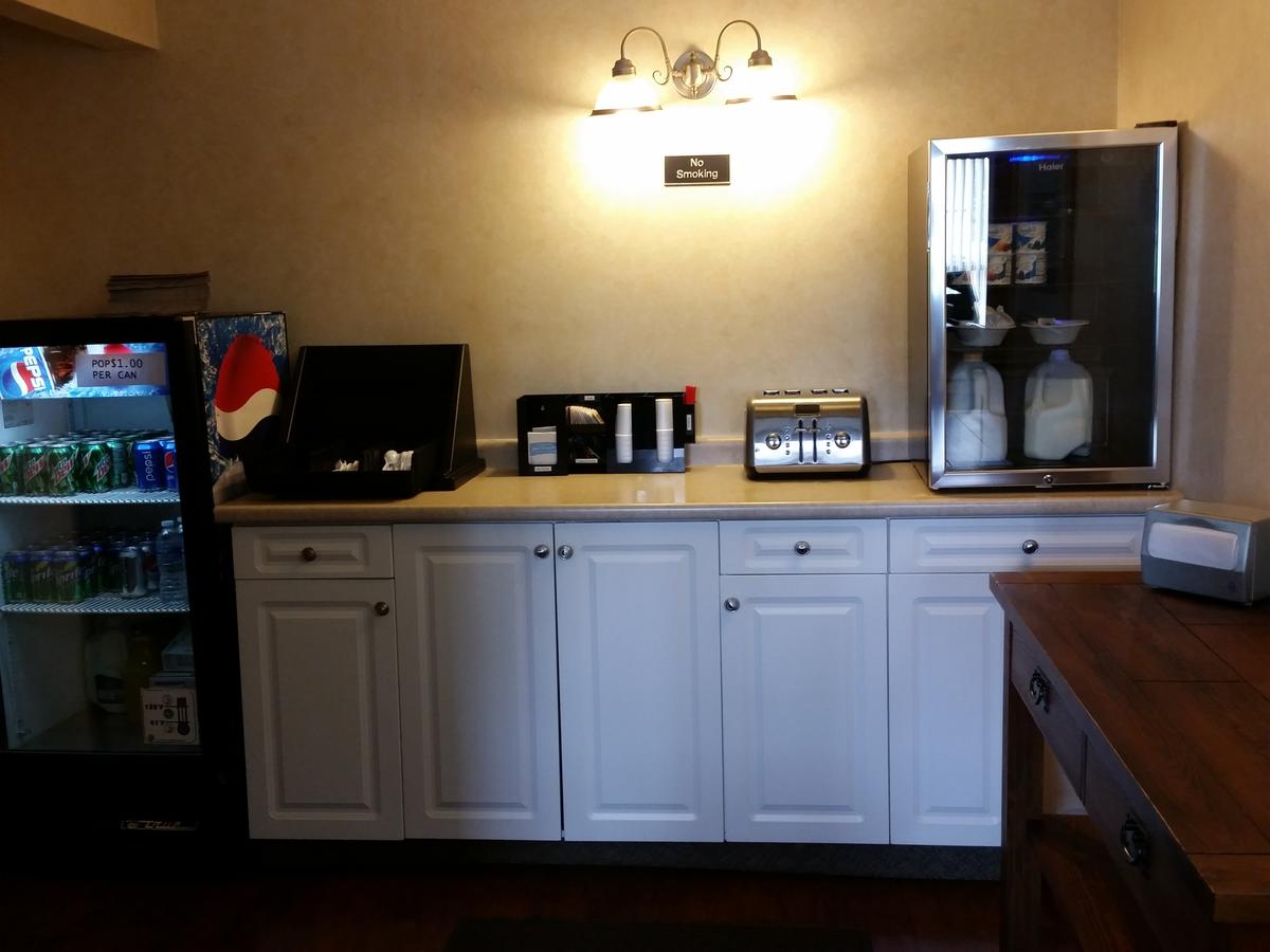 Knights Inn Sandusky - thumb 4