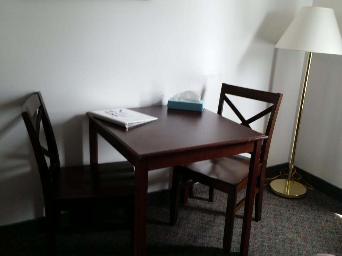 Knights Inn Sandusky - thumb 5