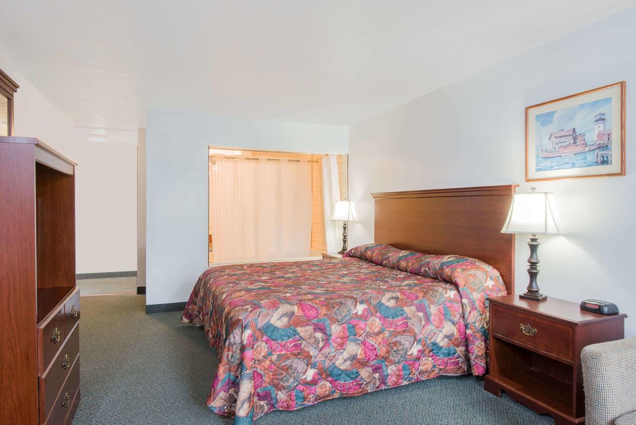 Knights Inn Sandusky - thumb 31