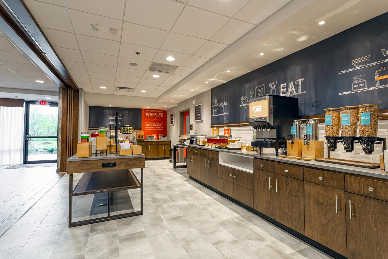 Hampton Inn Madison, OH - thumb 3