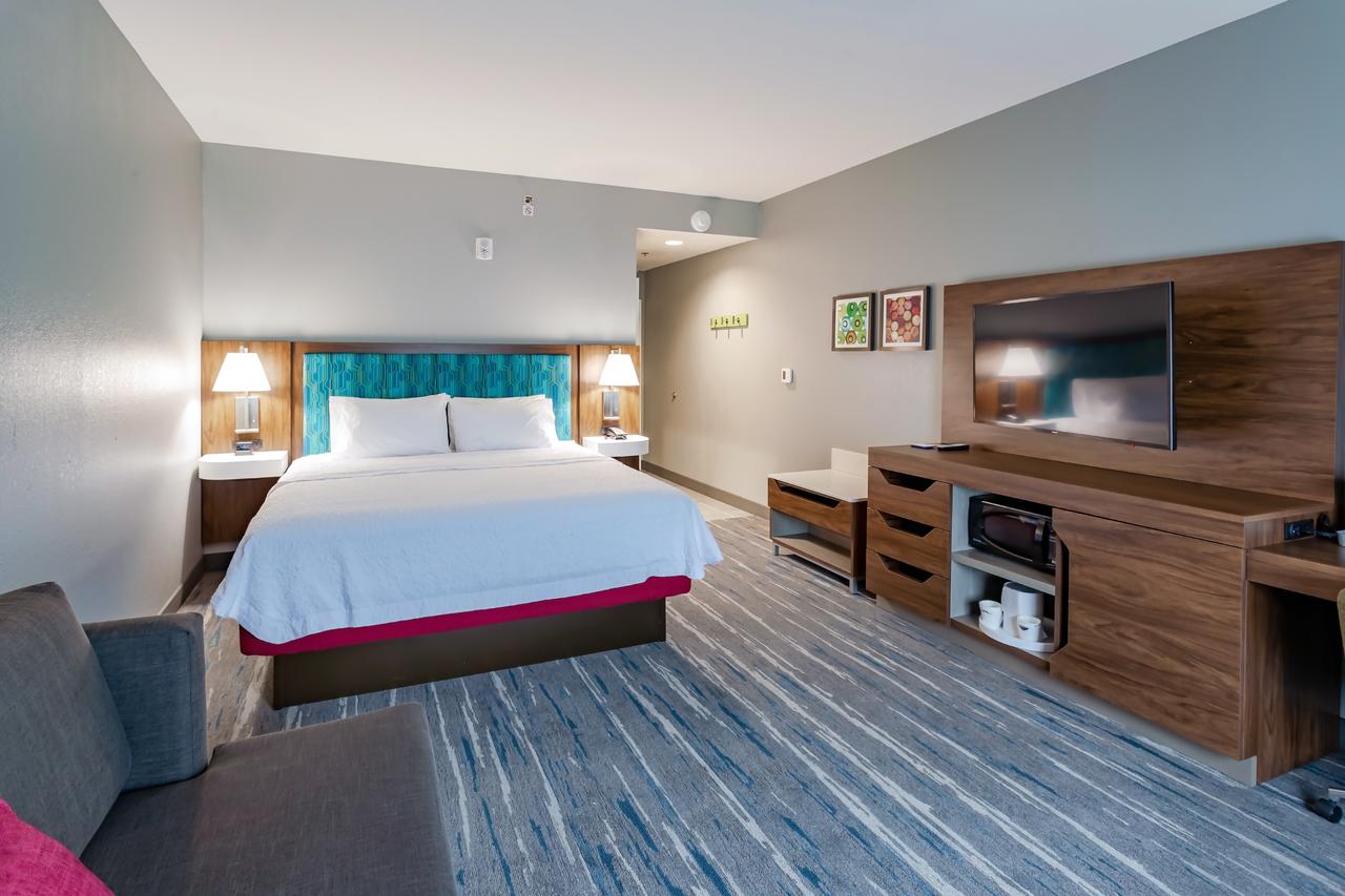 Hampton Inn Madison, OH - thumb 5