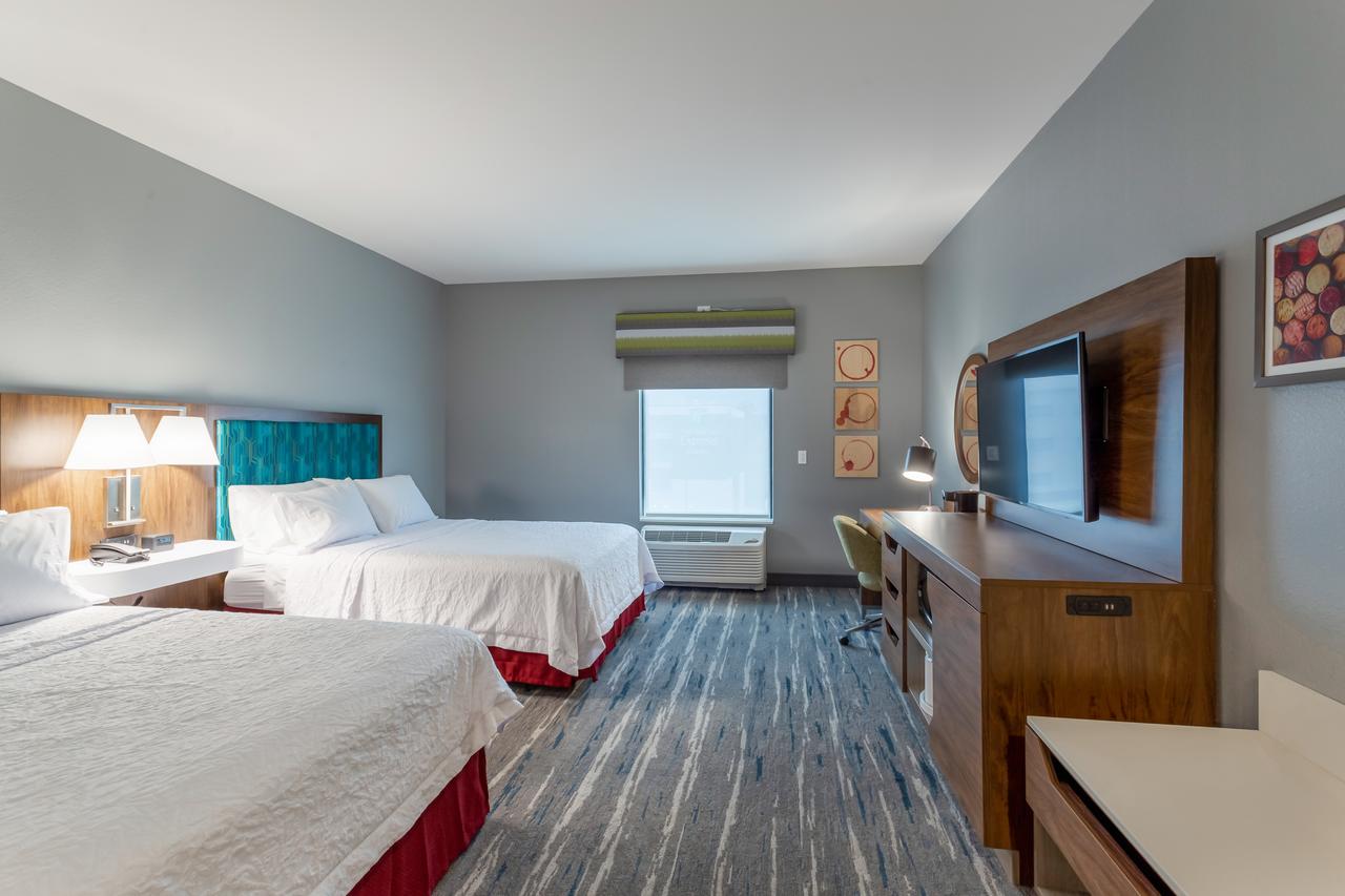 Hampton Inn Madison, OH - thumb 23