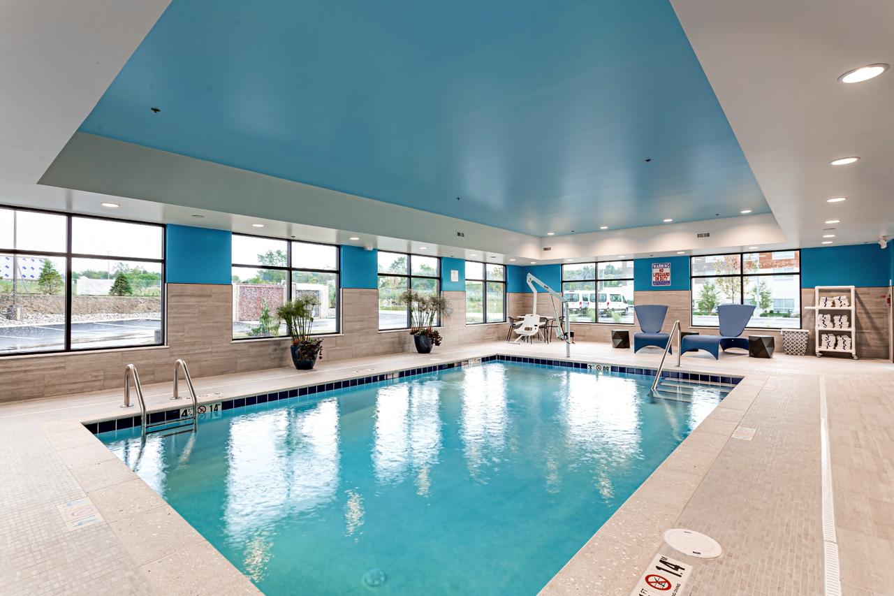 Hampton Inn Madison, OH - thumb 4