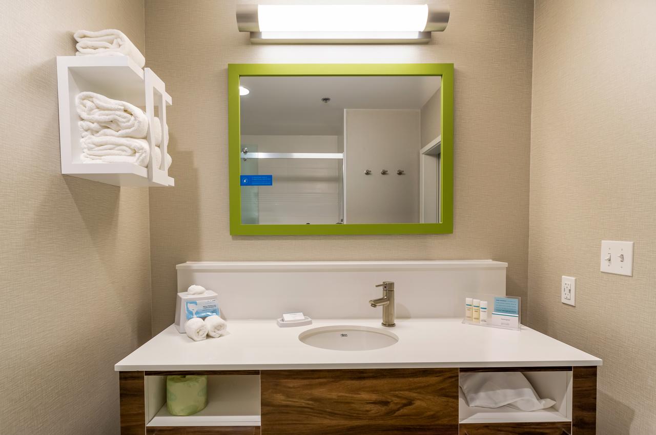 Hampton Inn Madison, OH - thumb 8