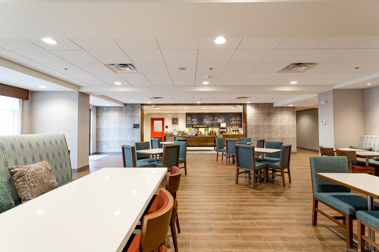 Hampton Inn Madison, OH - thumb 11