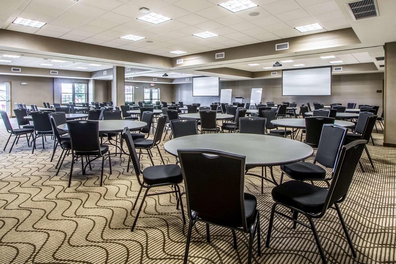 Comfort Suites Hotel And Conference Center - thumb 32