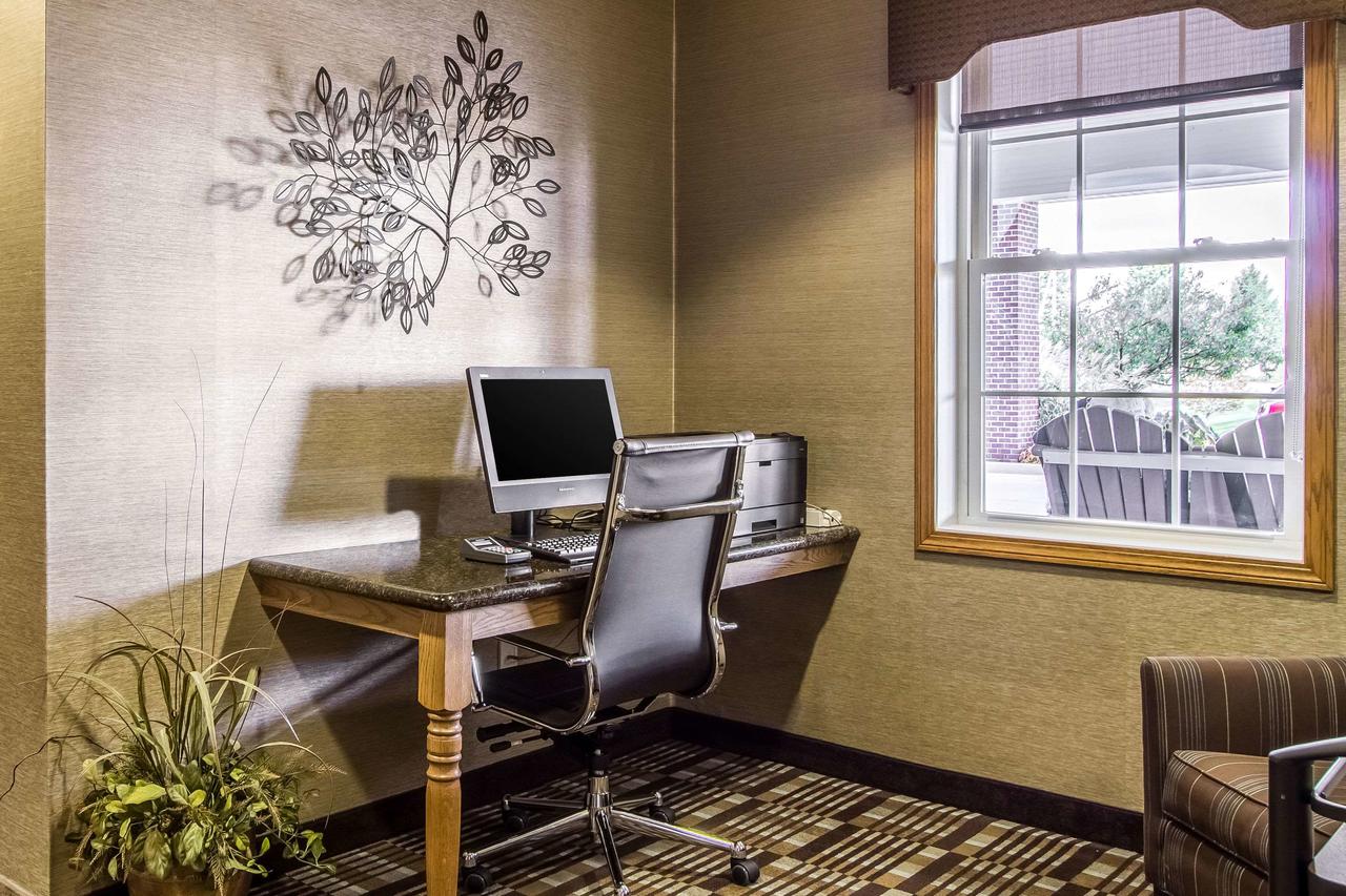 Comfort Suites Hotel And Conference Center - thumb 28