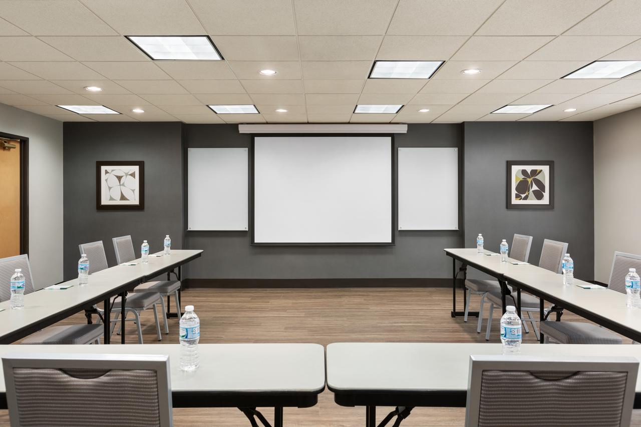 Wingate By Wyndham Cincinnati Blue Ash - thumb 1