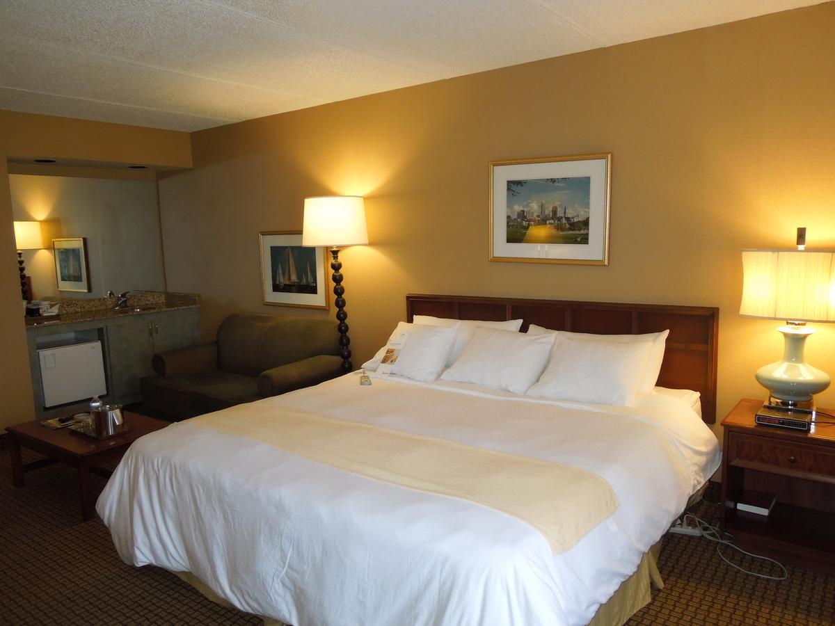 Radisson Cleveland Airport - thumb 6