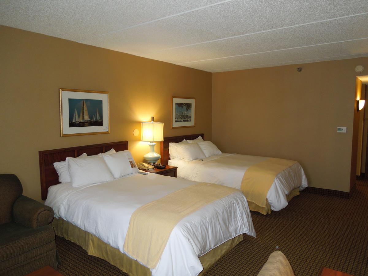Radisson Cleveland Airport - thumb 17