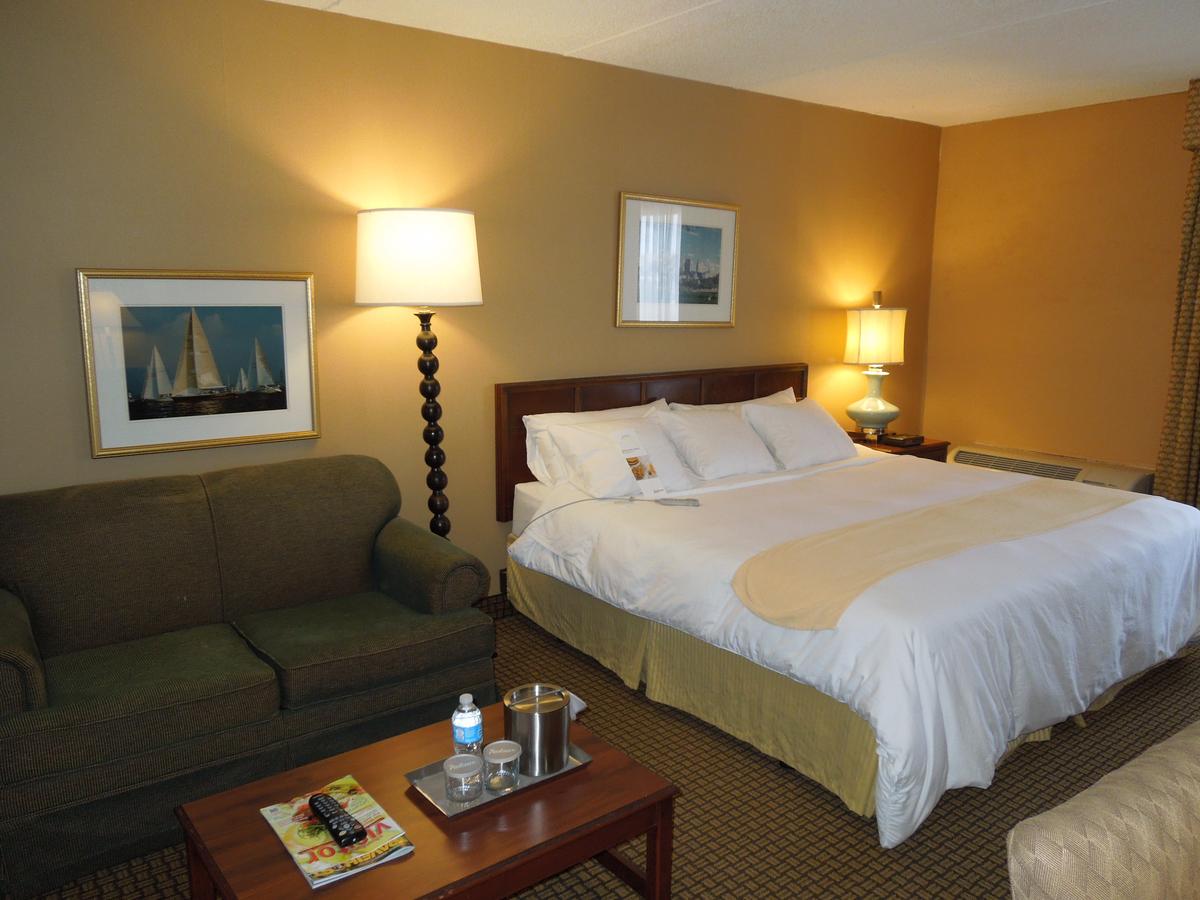 Radisson Cleveland Airport - thumb 5