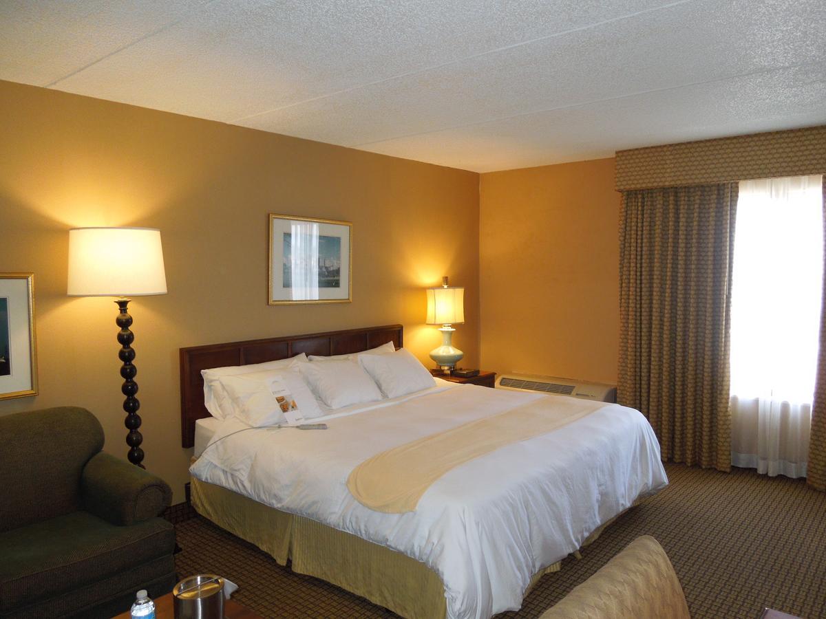 Radisson Cleveland Airport - thumb 7