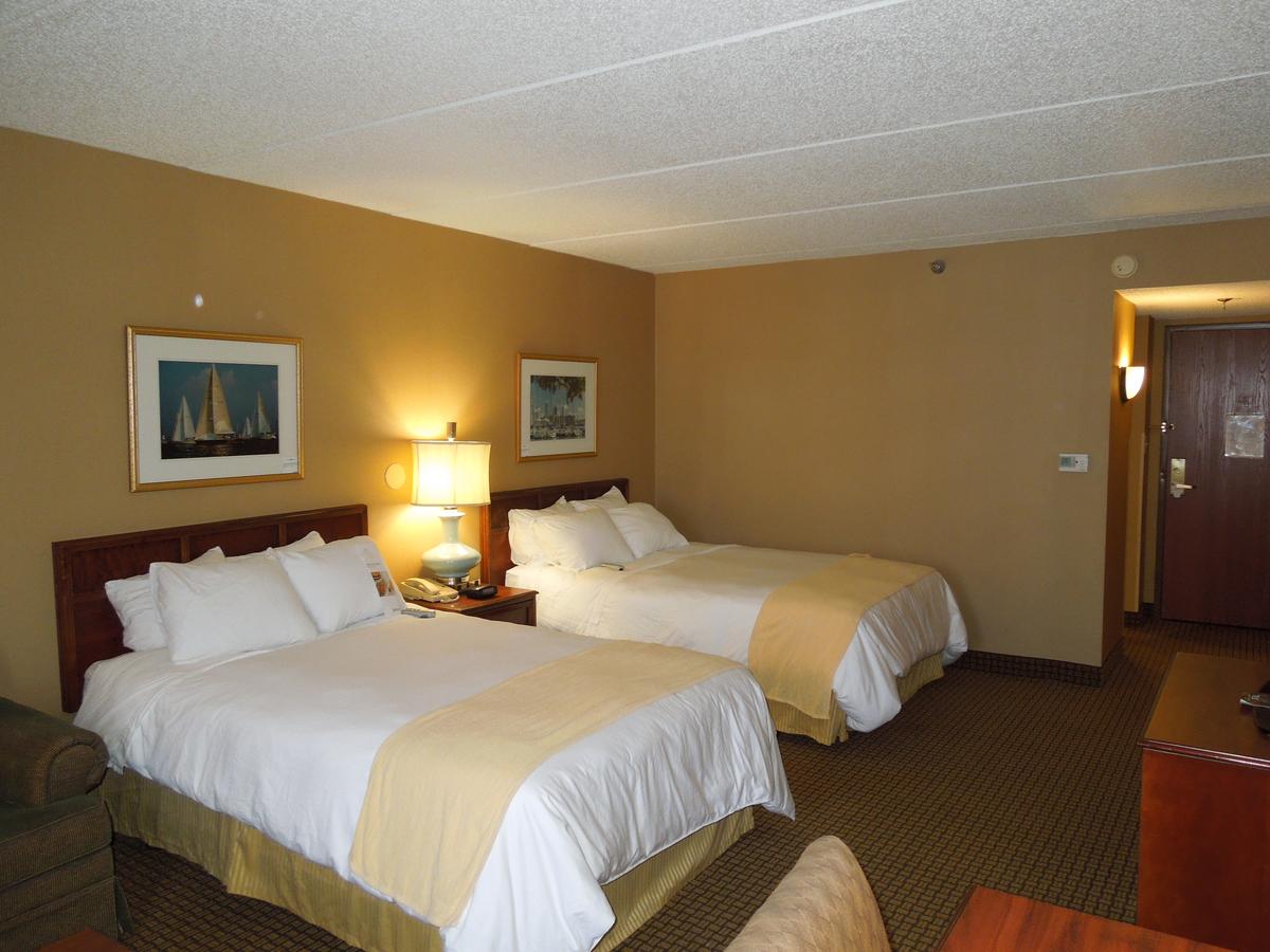 Radisson Cleveland Airport - thumb 22