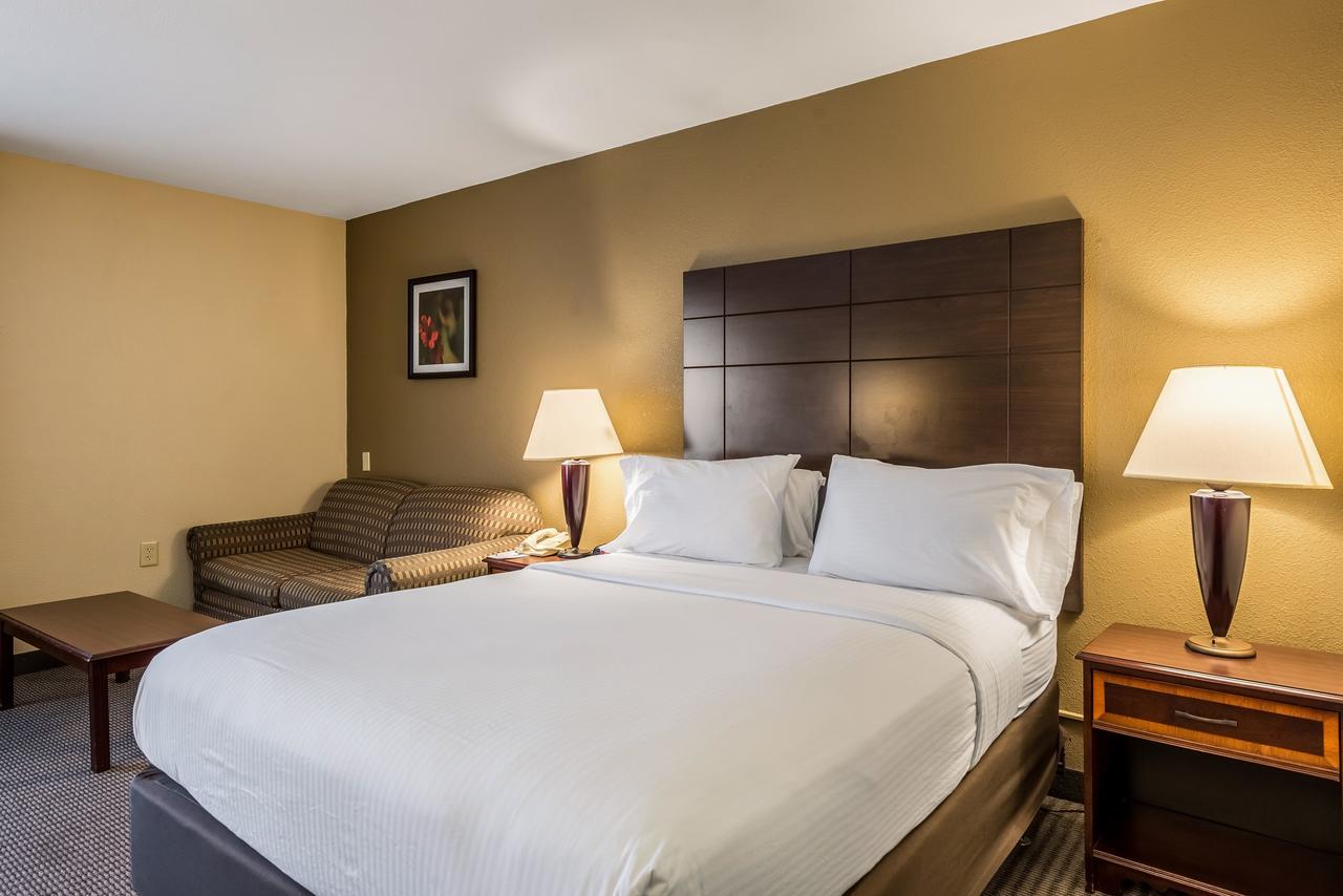 Clarion Hotel Cincinnati North - thumb 1