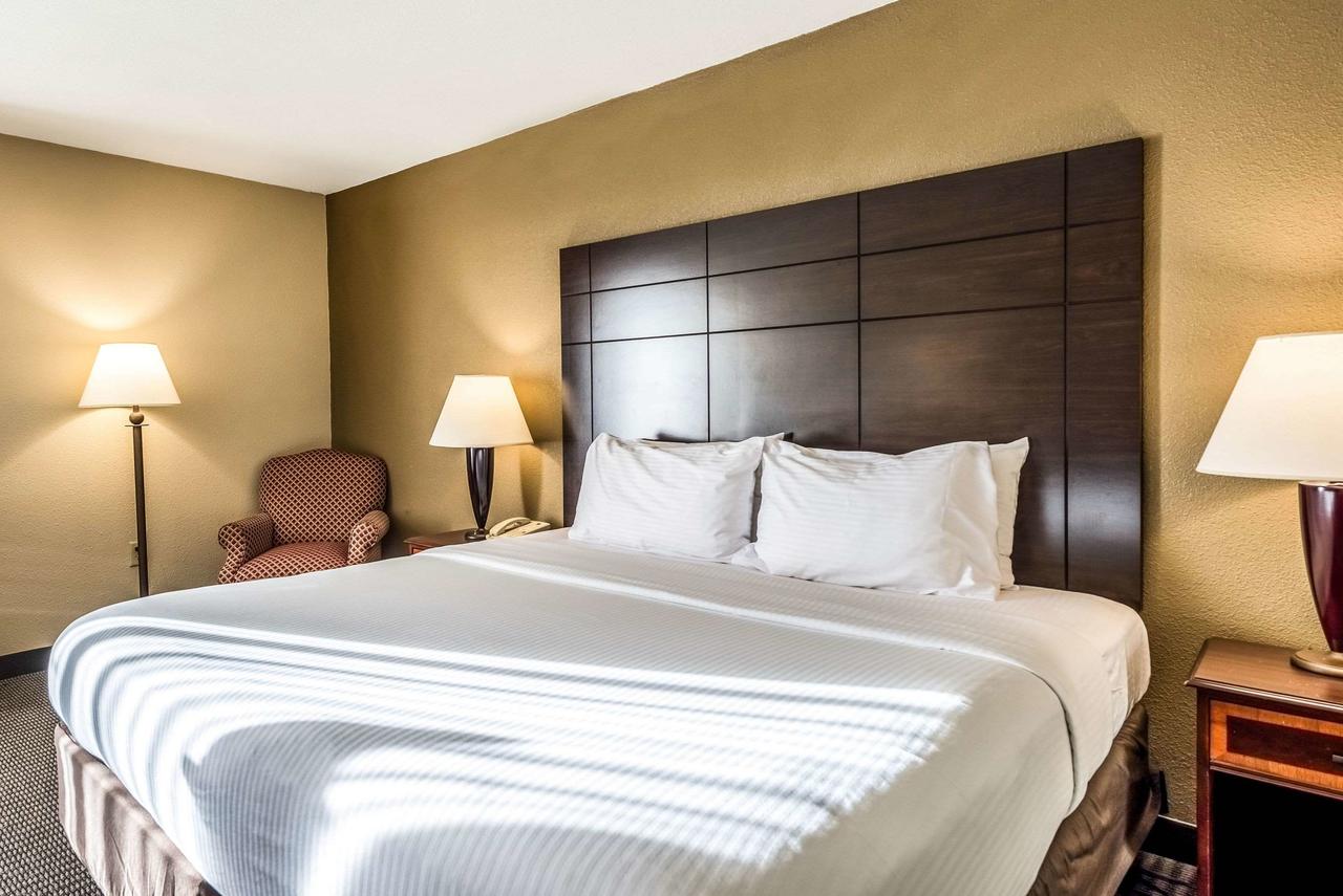 Clarion Hotel Cincinnati North - thumb 30