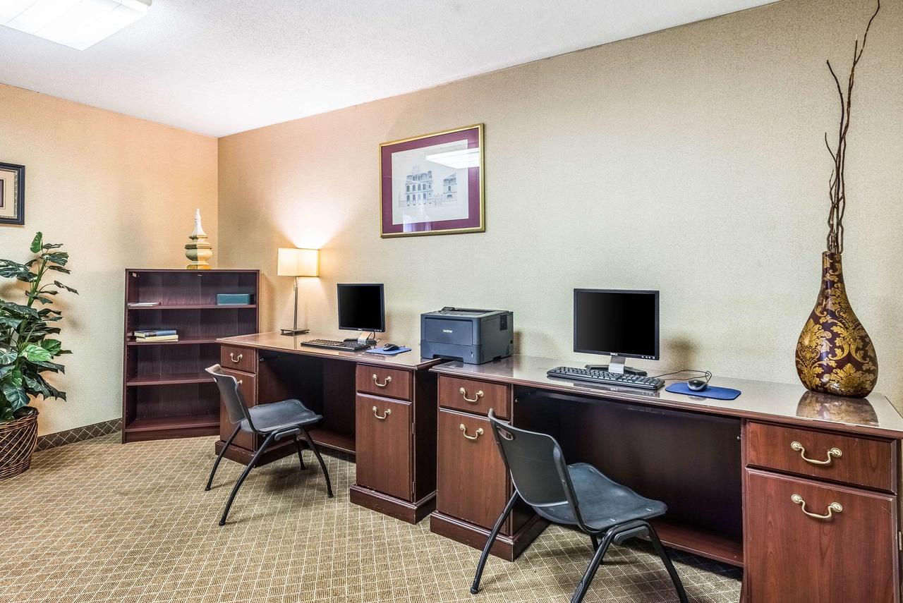 Clarion Hotel Cincinnati North - thumb 5