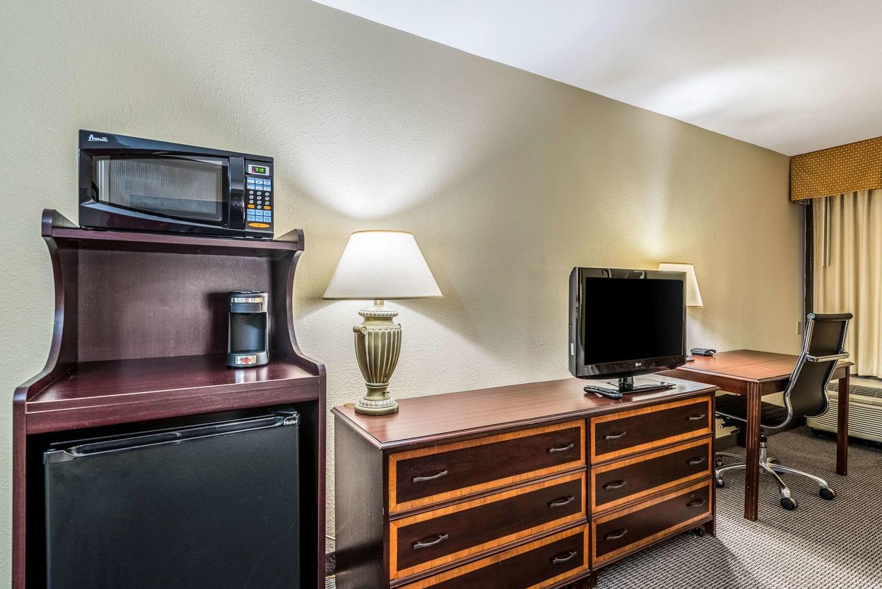 Clarion Hotel Cincinnati North - thumb 16