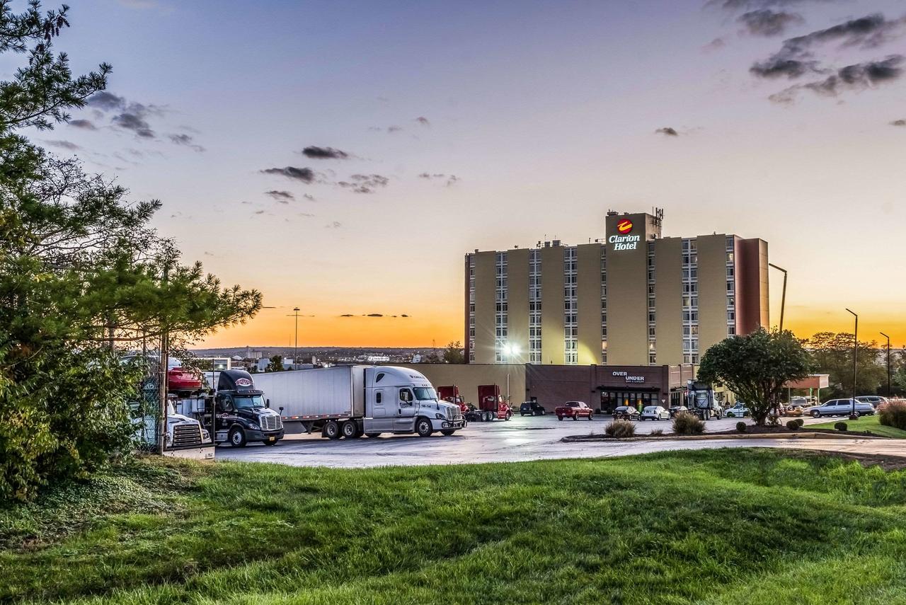 Clarion Hotel Cincinnati North - thumb 8