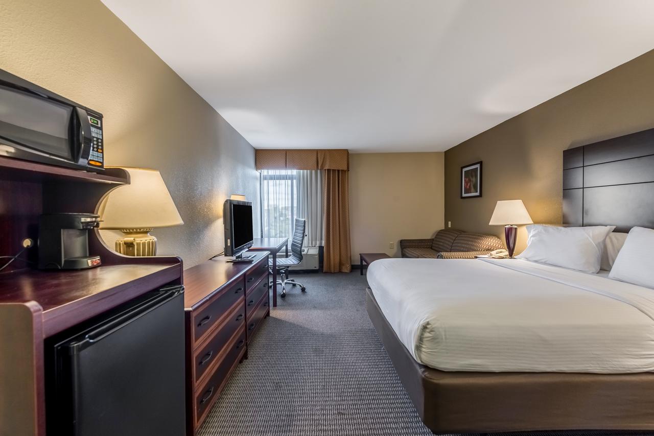 Clarion Hotel Cincinnati North - thumb 3