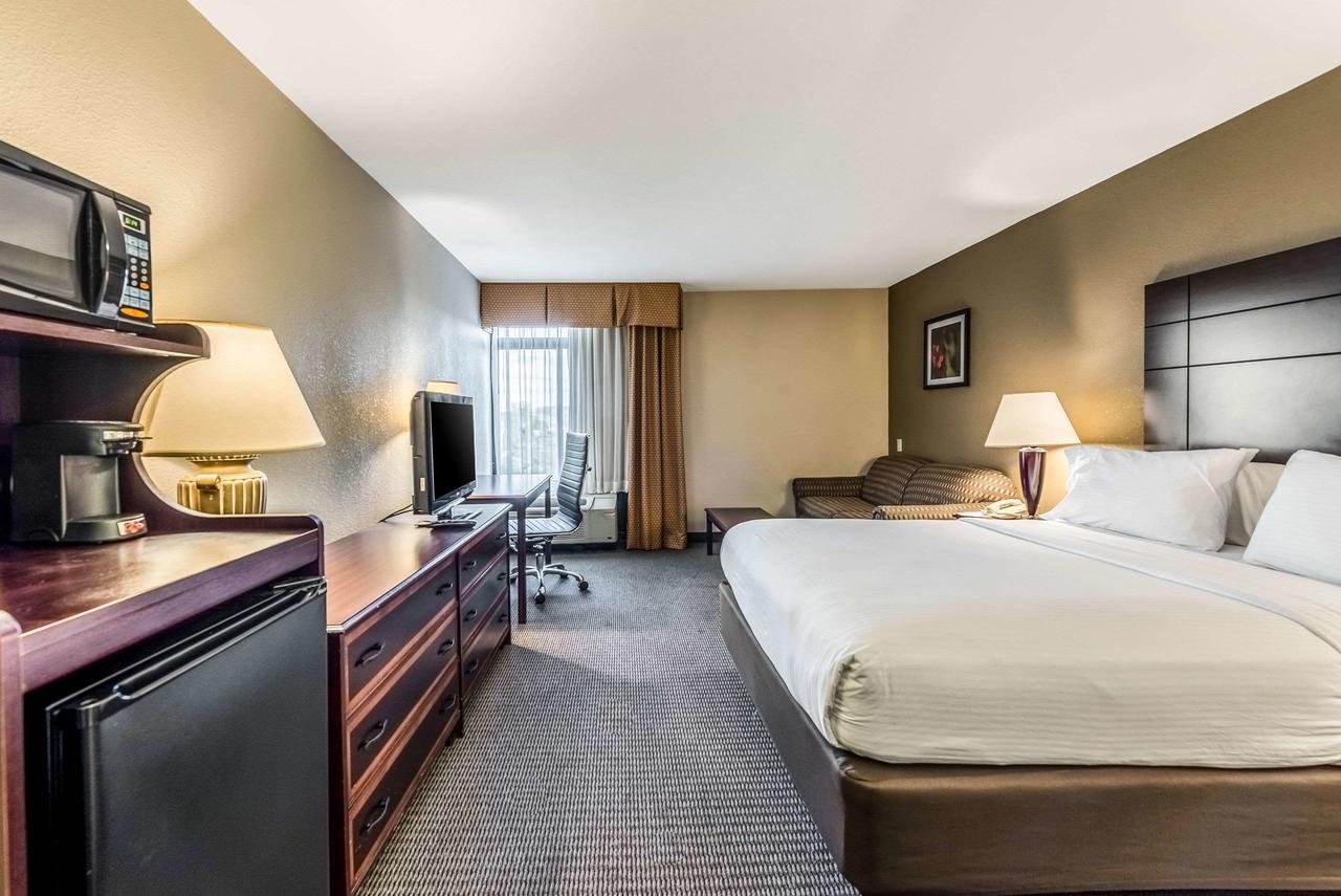 Clarion Hotel Cincinnati North - thumb 33