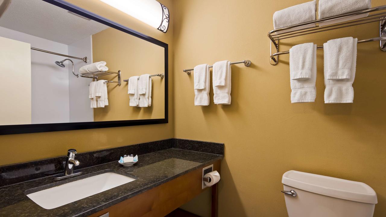 Best Western Wooster Hotel - thumb 7