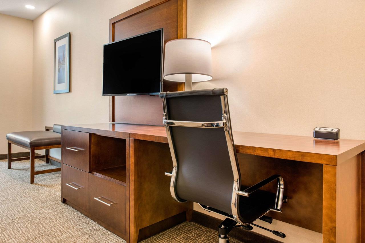Comfort Suites Columbus Airport - thumb 25