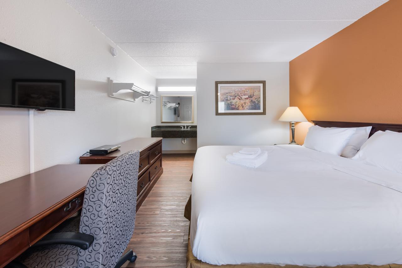 Americas Best Value Inn Columbus - thumb 6