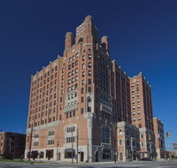 DoubleTree by Hilton - The Tudor Arms Hotel - Accommodation Ohio