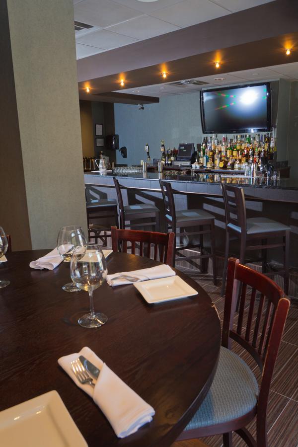 DoubleTree By Hilton - The Tudor Arms Hotel - thumb 14