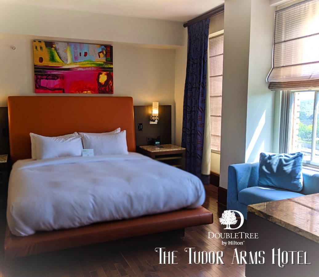 DoubleTree By Hilton - The Tudor Arms Hotel - thumb 1