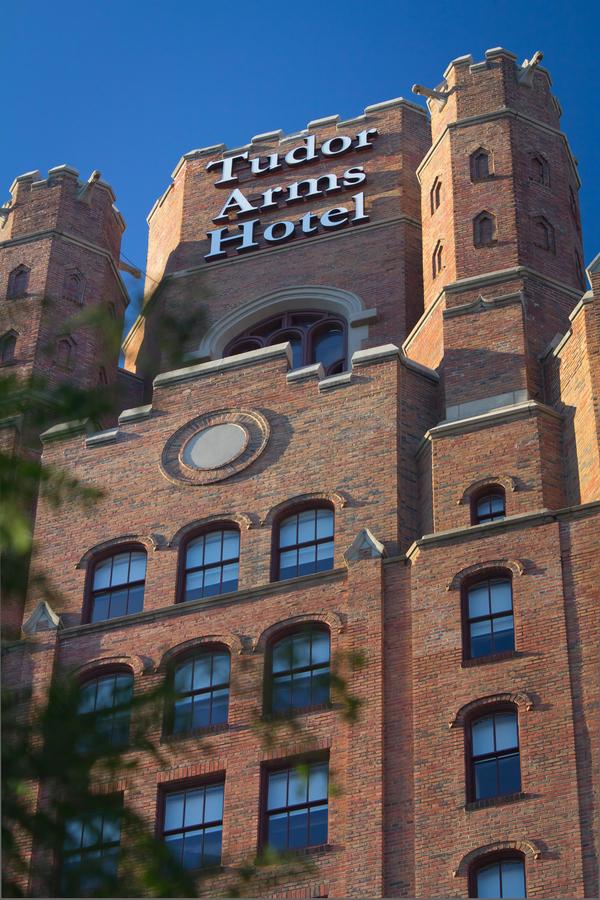 DoubleTree By Hilton - The Tudor Arms Hotel - thumb 30