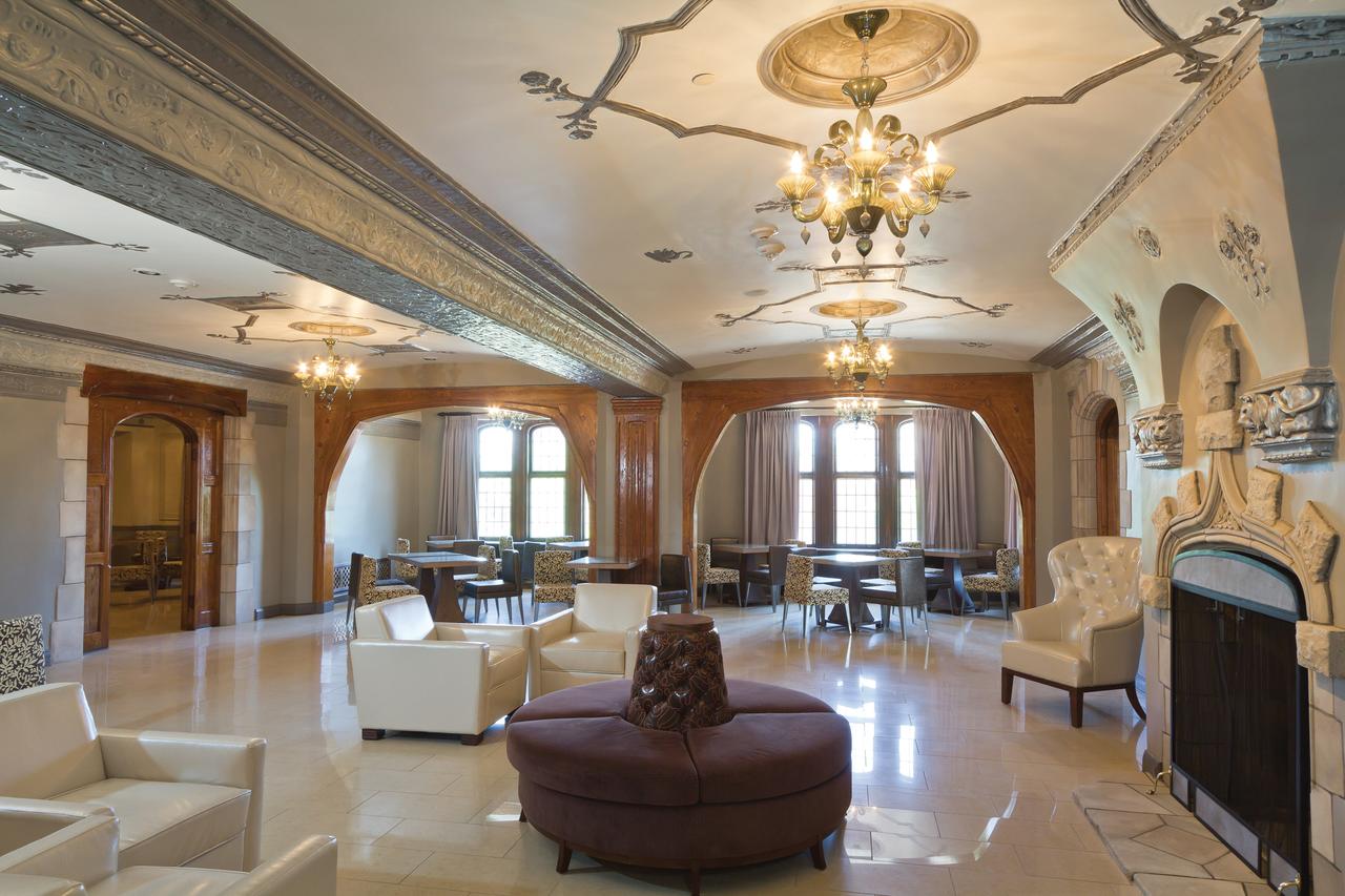 DoubleTree By Hilton - The Tudor Arms Hotel - thumb 7