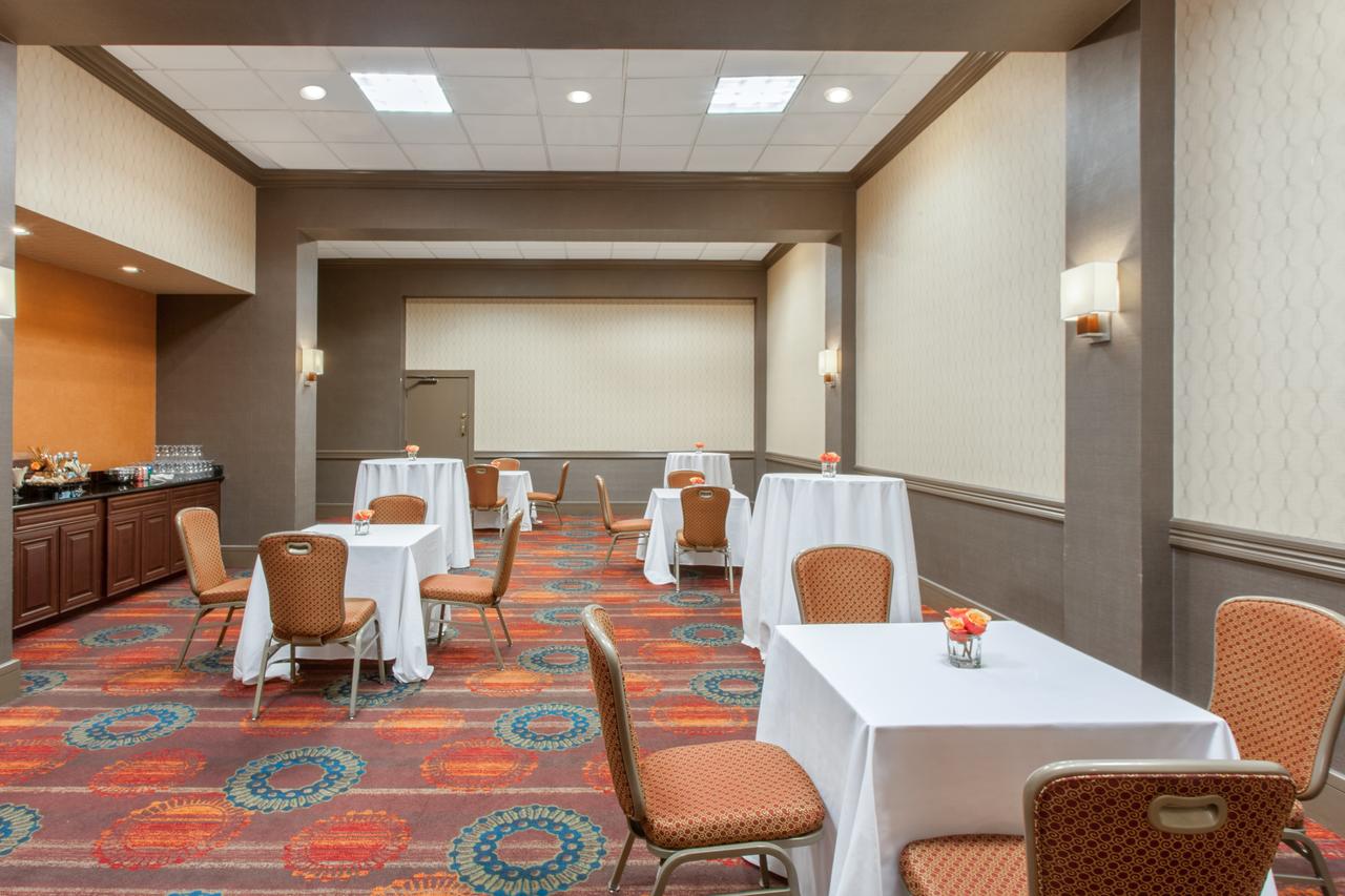 Crowne Plaza Hotel Dayton - thumb 4