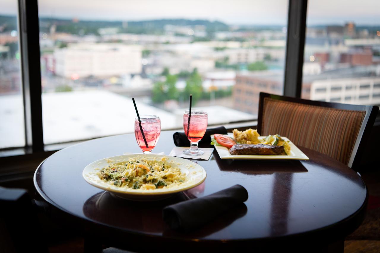 Crowne Plaza Hotel Dayton - thumb 25