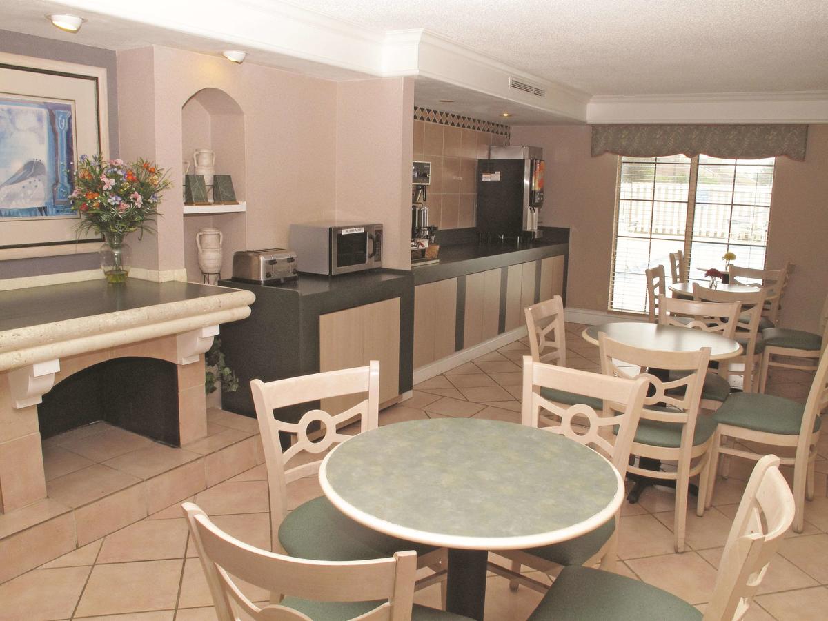 La Quinta Inn By Wyndham Columbus Airport Area - thumb 6