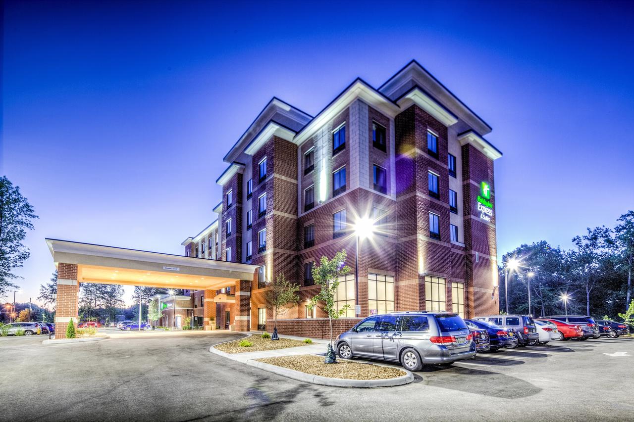 Holiday Inn Express & Suites Cleveland/Westlake - thumb 0