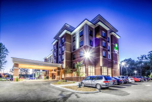 Holiday Inn Express & Suites Cleveland/Westlake