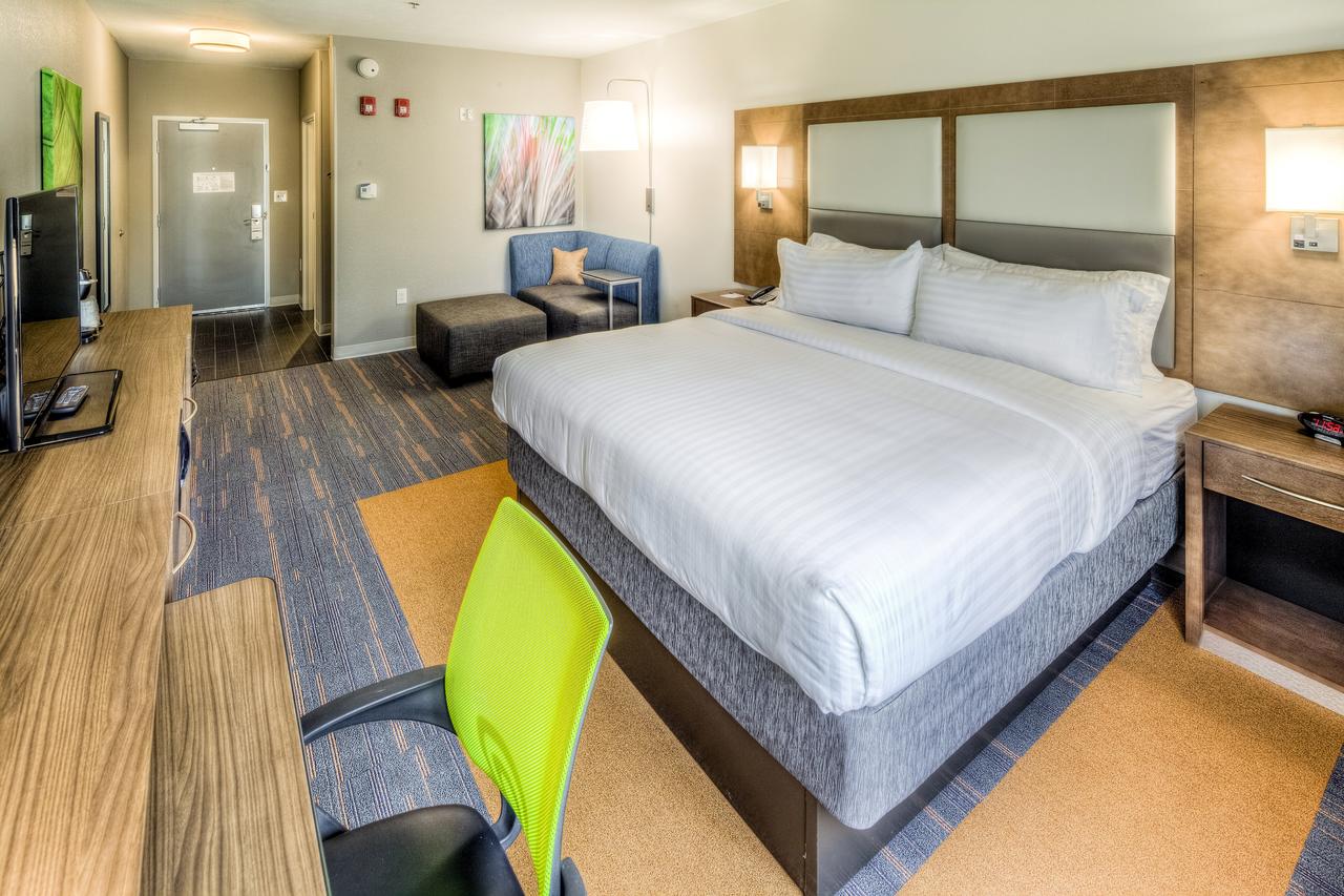 Holiday Inn Express & Suites Cleveland/Westlake - thumb 10
