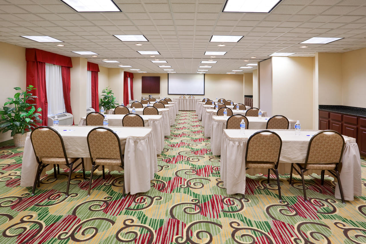 Holiday Inn Express Hotel & Suites Cleveland-Streetsboro - thumb 18