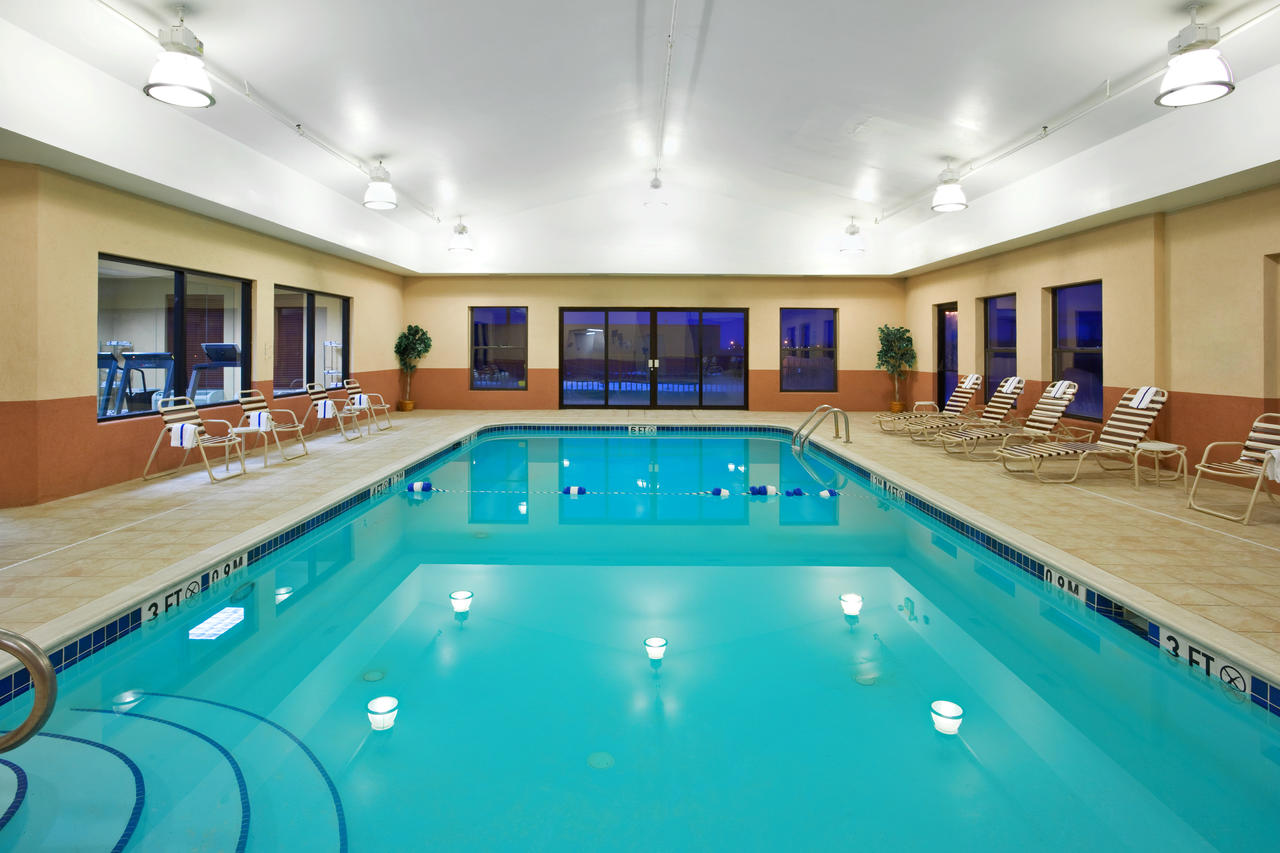 Holiday Inn Express Hotel & Suites Cleveland-Streetsboro - thumb 4
