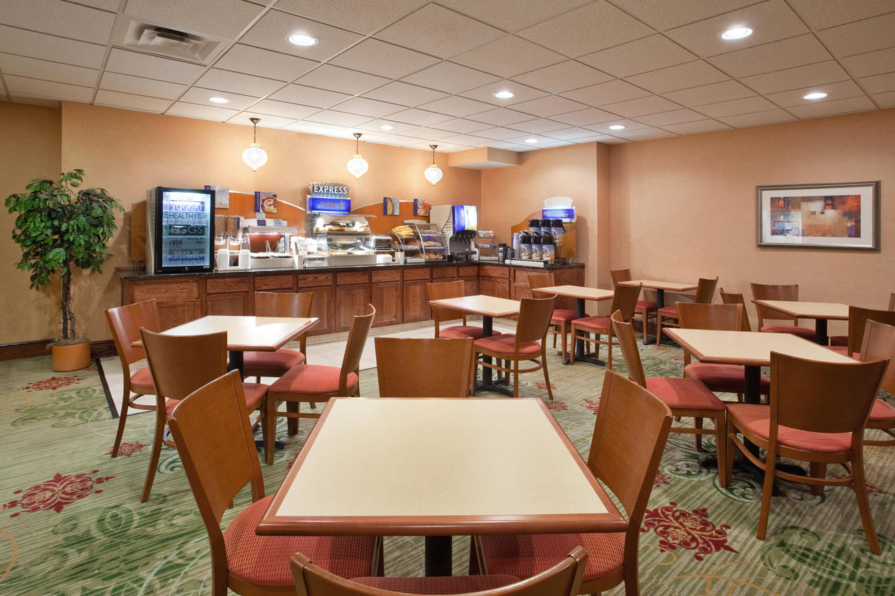 Holiday Inn Express Hotel & Suites Cleveland-Streetsboro - thumb 7
