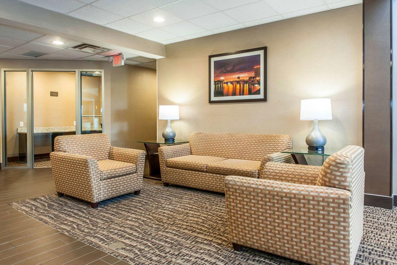 Comfort Suites Columbus - thumb 4
