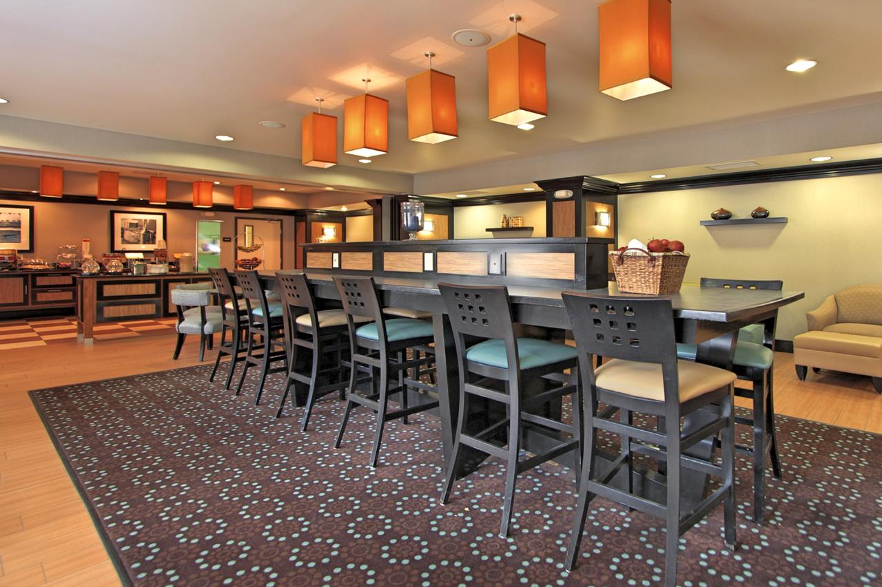 Hampton Inn Defiance - thumb 16
